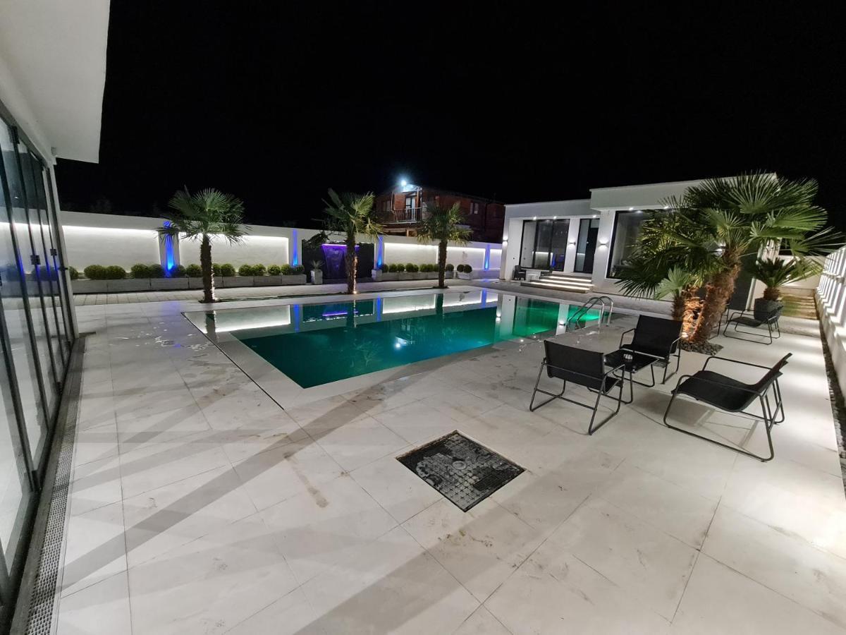 Lt Luxury Villa Rrushkull  Ngoại thất bức ảnh