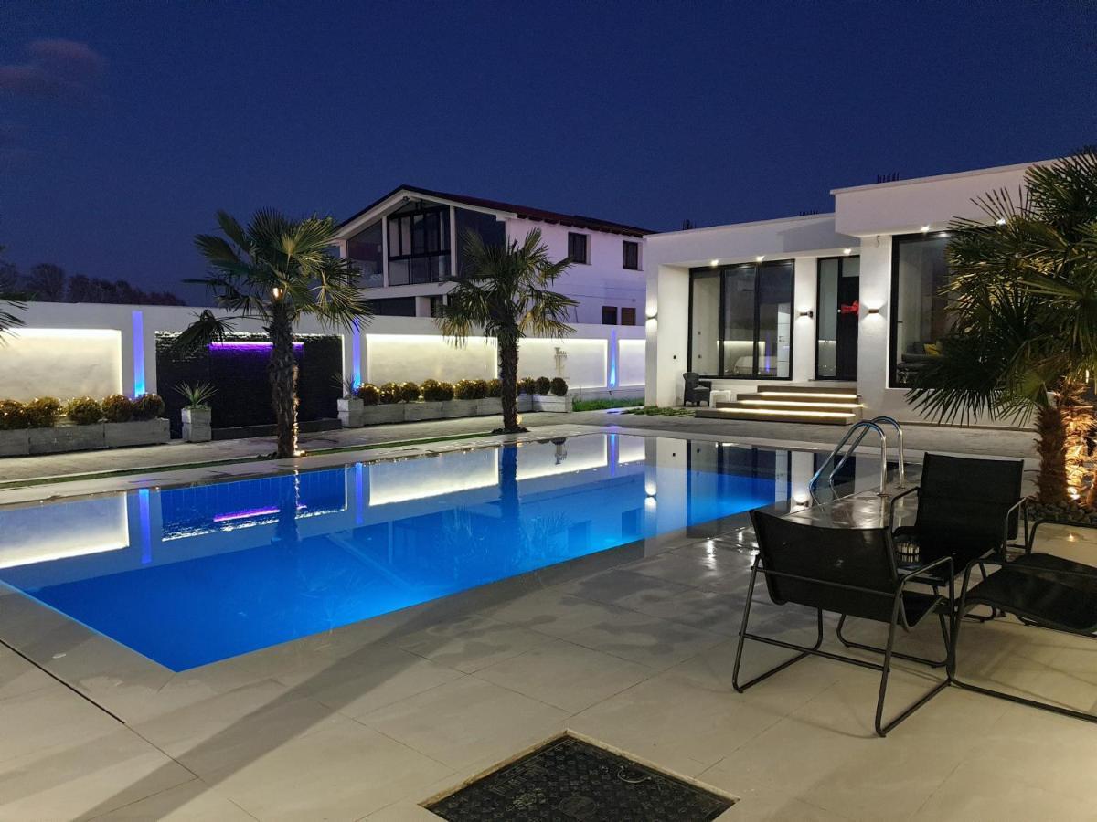 Lt Luxury Villa Rrushkull  Ngoại thất bức ảnh